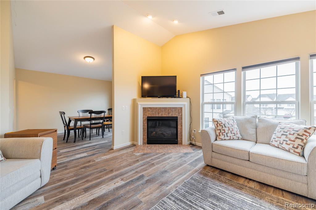 26616 Kirkway Circle, Woodhaven, MI 48183 — Photo 10