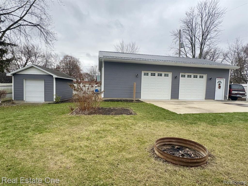 7075 YARMY Drive, Swartz Creek, MI 48473 — Photo 27