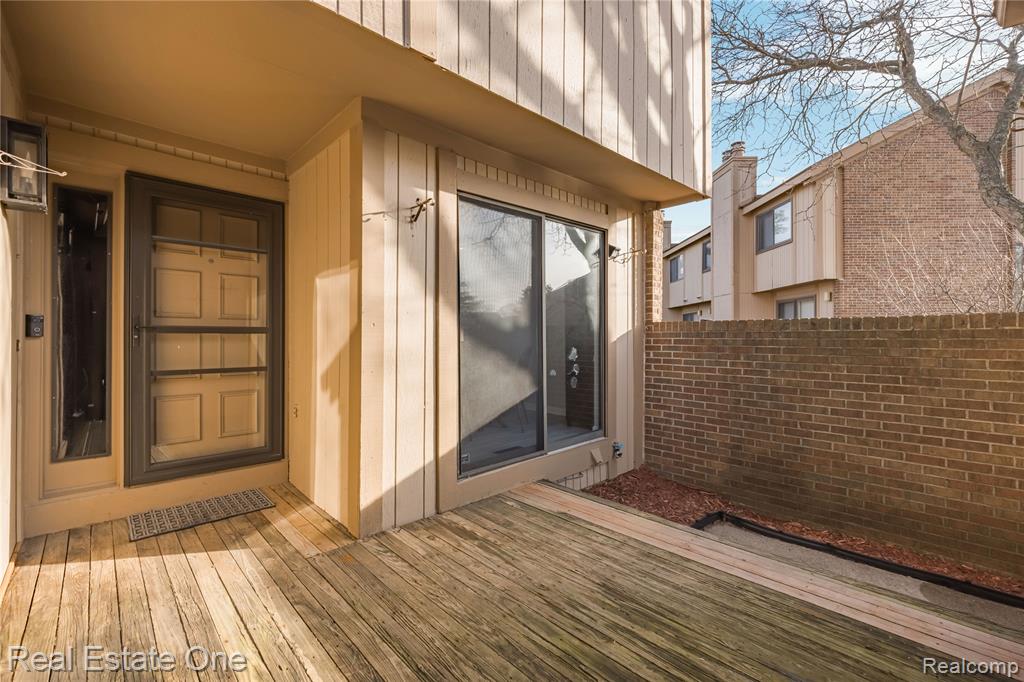 5273 Wright Way E, West Bloomfield, MI — Photo 54