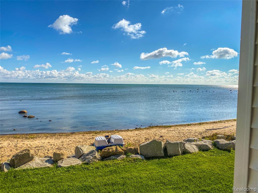 5110 Shorefront Lane, MI — Photo 60