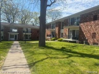 433 Fox Hills Drive S, Bloomfield Hills, MI 48304 — Photo 2