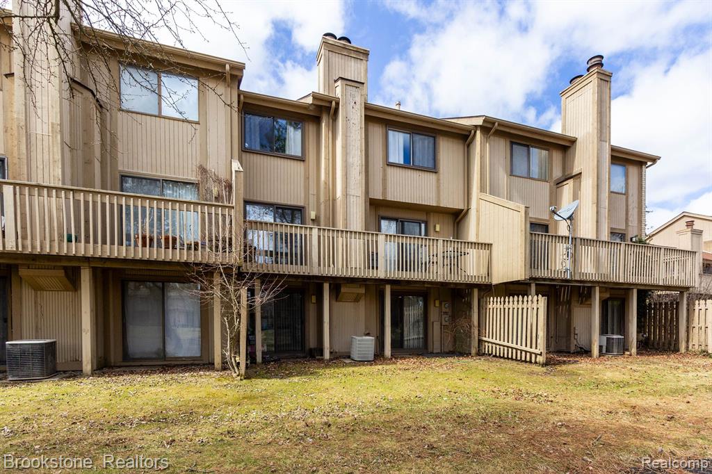 5215 RICHARD Run, West Bloomfield, MI — Photo 43
