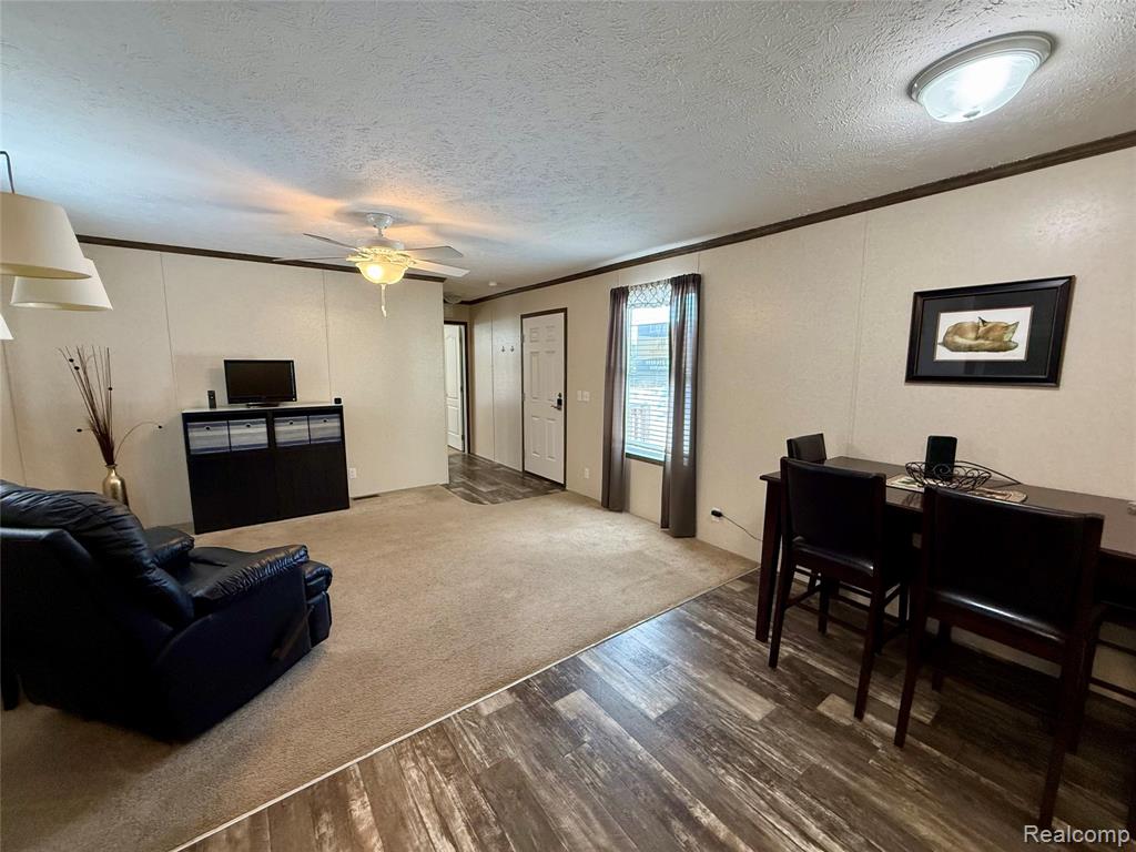 186 Oak Ave, Highland, MI — Photo 5