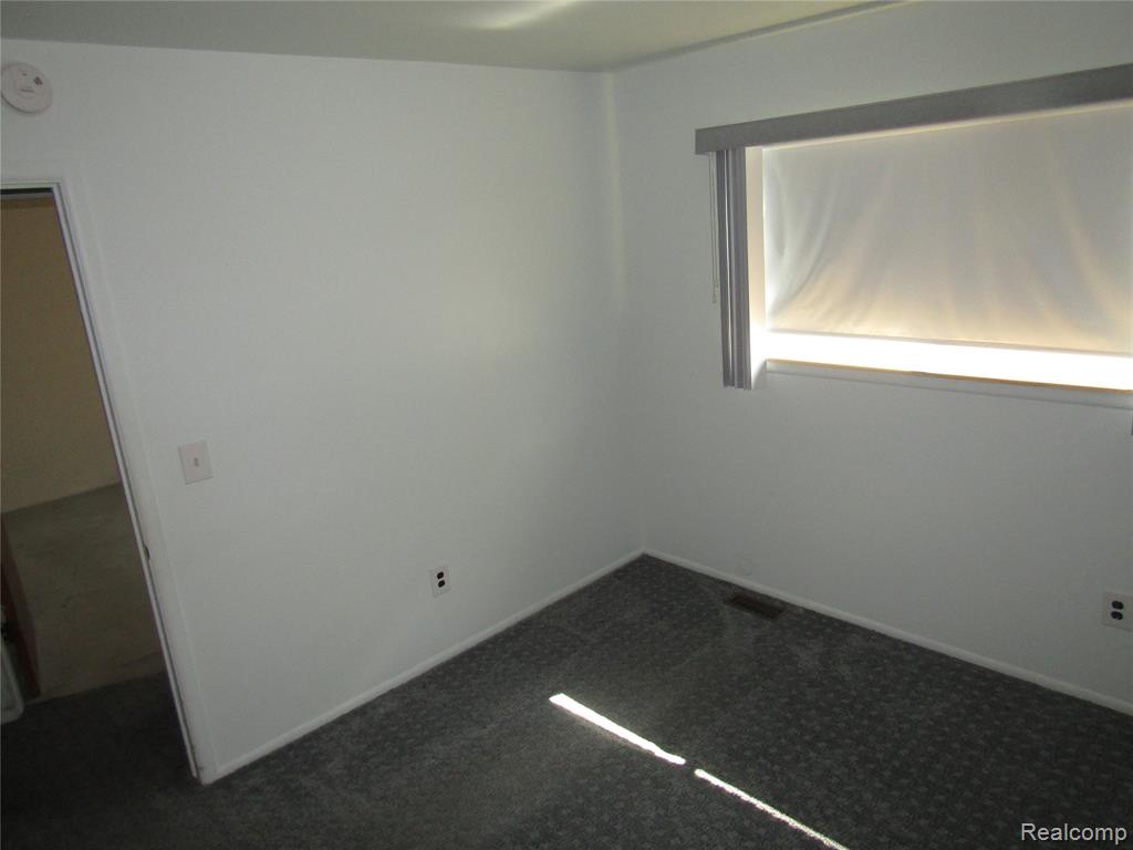 8160 Fenton, Dearborn Heights, MI 48127 — Photo 24
