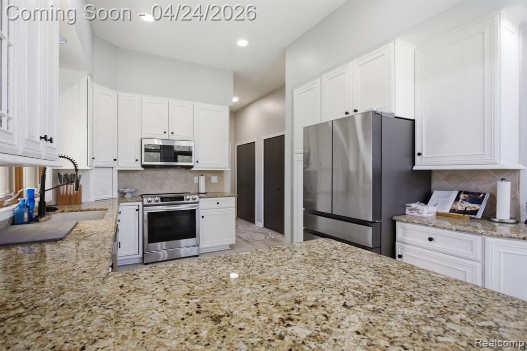 8488 Annette Avenue, Grosse Ile, MI 48138 — Photo 21
