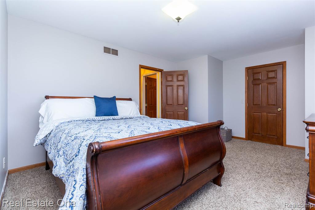 3306 Muirfield Circle, White Lake, MI 48383 — Photo 43