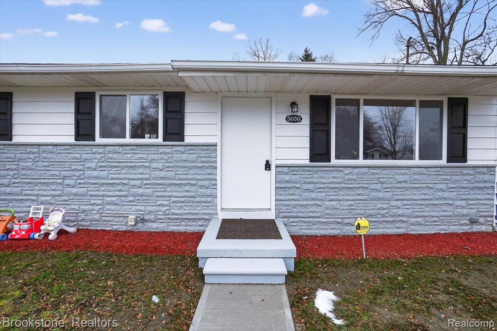 5050 Carnegie Street, Saginaw, MI 48601 — Photo 4