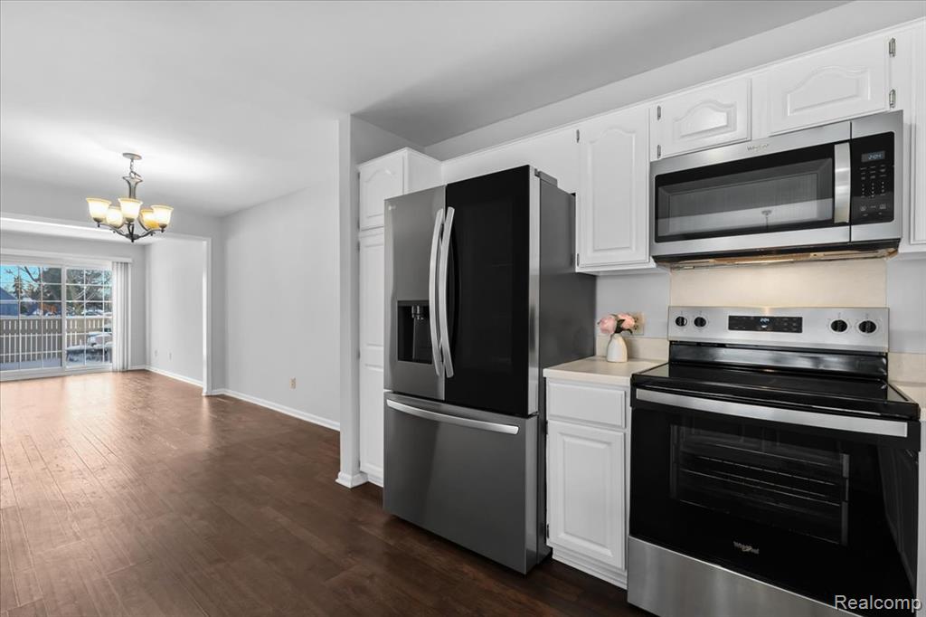 21106 W Glen Haven Circle, Novi, MI 48167 — Photo 13