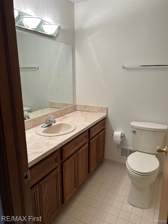 43719 Hartford Drive, 334, Clinton Twp, MI 48038 — Photo 8