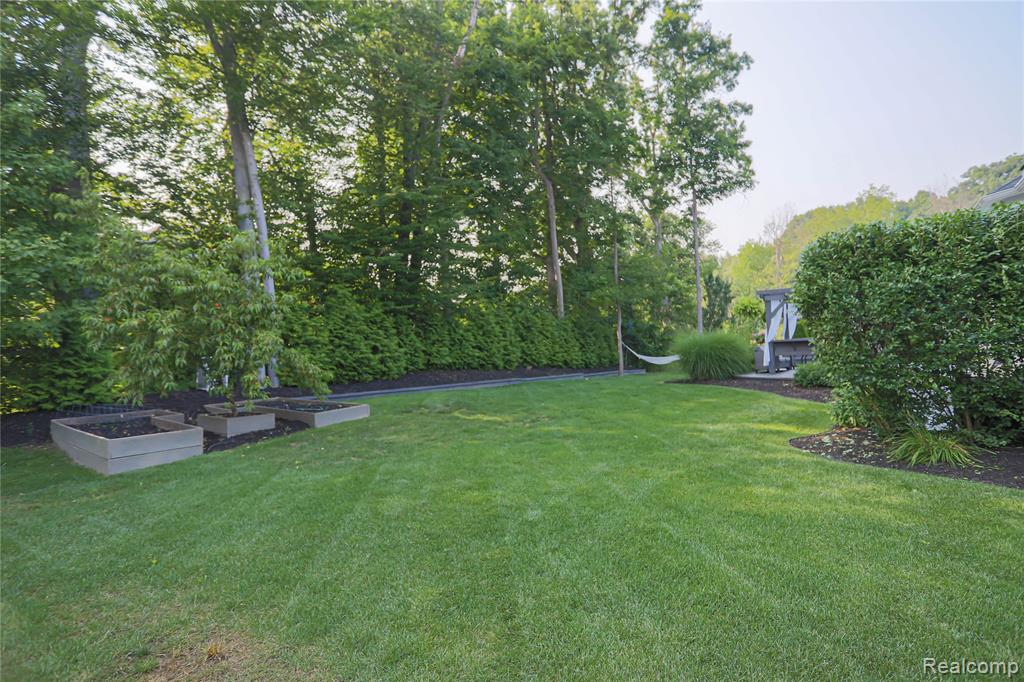 55761 Timbers Edge Drive, Shelby Twp, MI 48316 — Photo 6