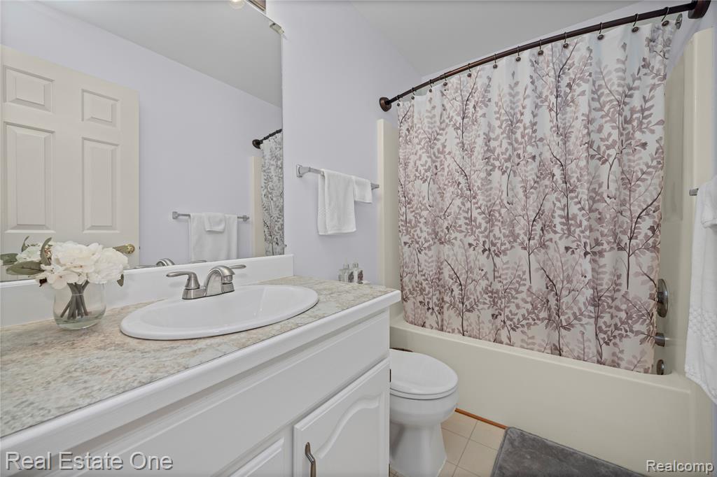4047 Sunfish Drive, Lapeer, MI 48446 — Photo 43
