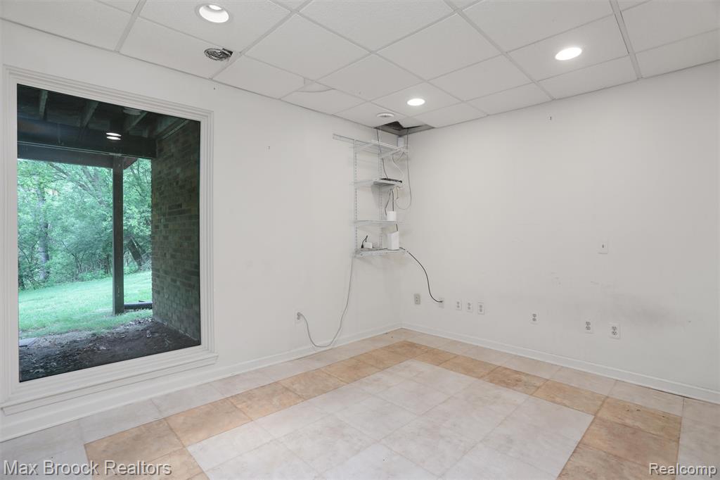 5844 INDEPENDENCE Lane, West Bloomfield, MI — Photo 38