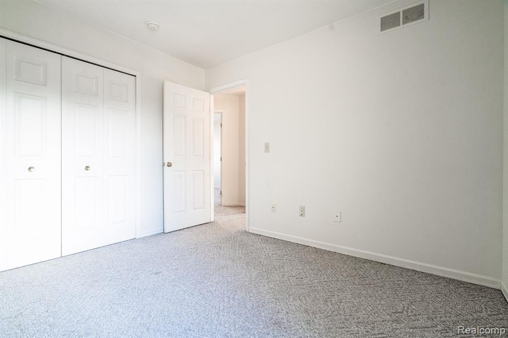 45293 HORSESHOE Circle, Canton, MI 48187 — Photo 38