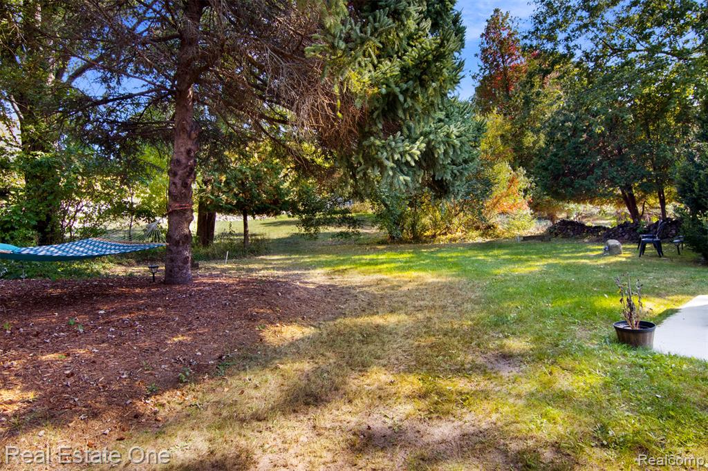 457 Lake Street, Frankfort, MI 49635 — Photo 23