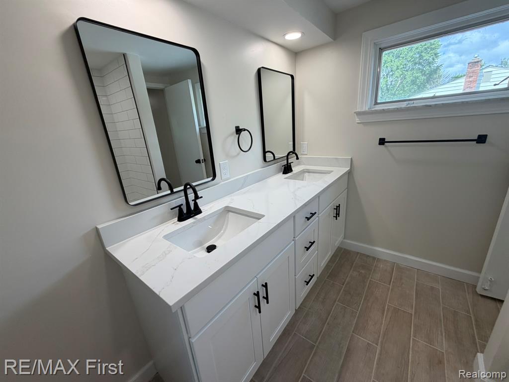 23736 Kim Drive, Clinton Twp, MI 48035 — Photo 11