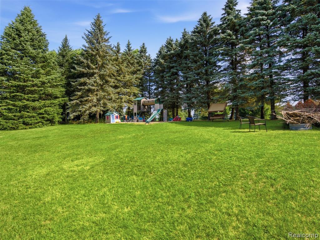 4040 Taggett Lake Drive, Highland, MI — Photo 33