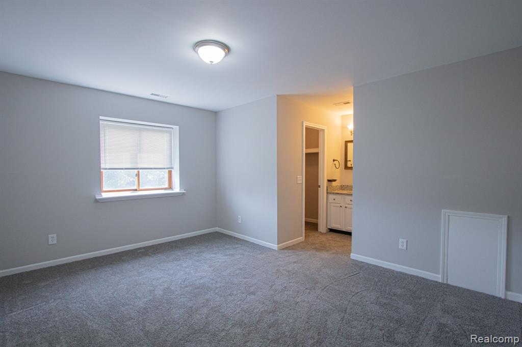 75 ROSEBUD Lane, Mount Clemens, MI 48043 — Photo 12