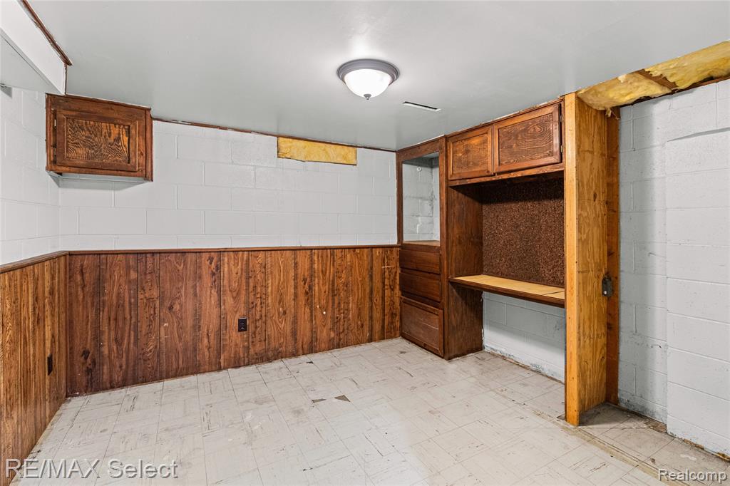 1412 Kettering Street, Burton, MI 48509 — Photo 28