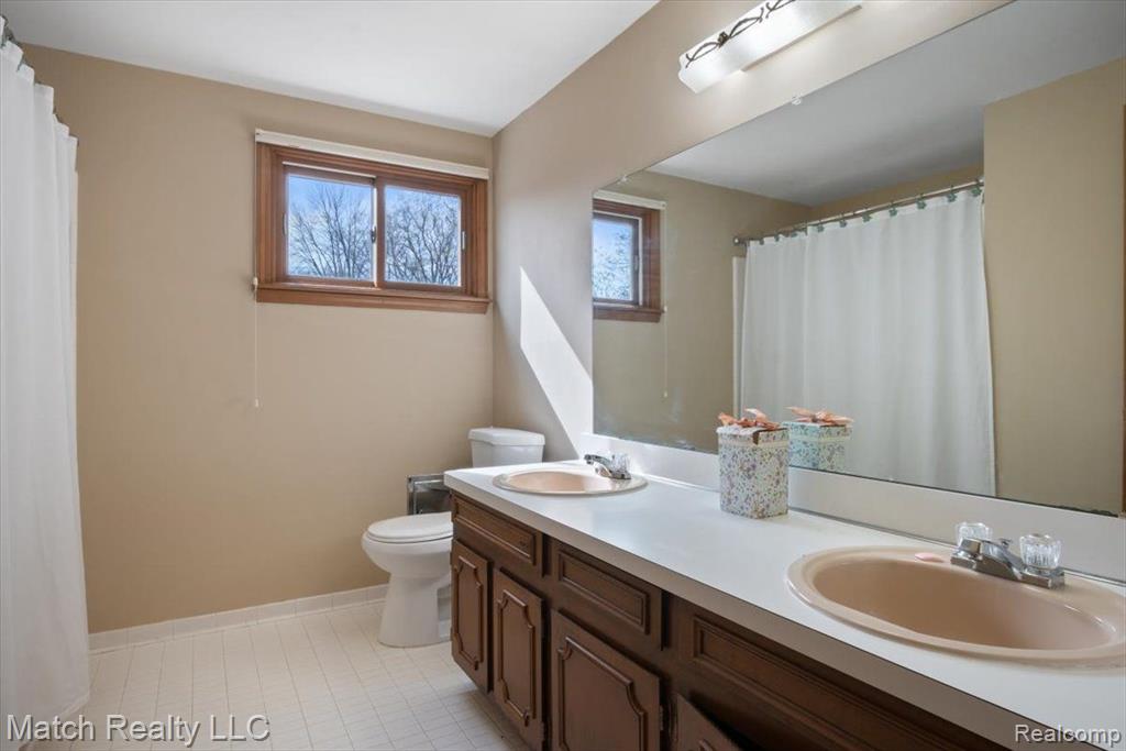 589 KINGSLEY Trail, Bloomfield Hills, MI 48304 — Photo 31