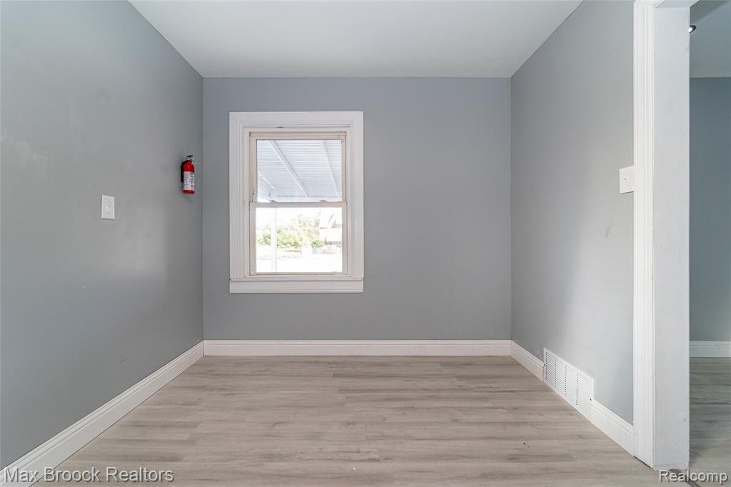 9327 Schaefer Highway, Detroit, MI 48228 — Photo 10