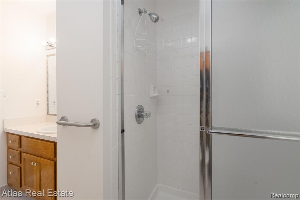 10200 Hawthorne Circle, Goodrich Vlg, MI — Photo 27