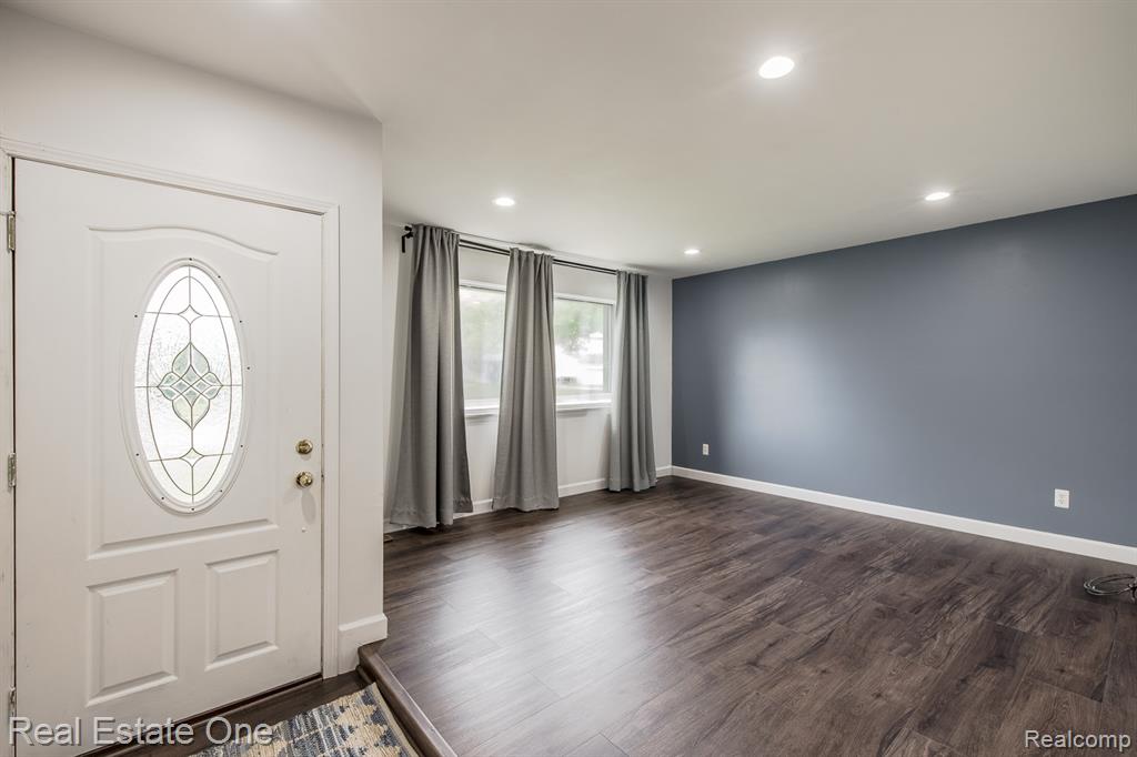 40026 Kristen Drive, Sterling Heights, MI 48310 — Photo 3