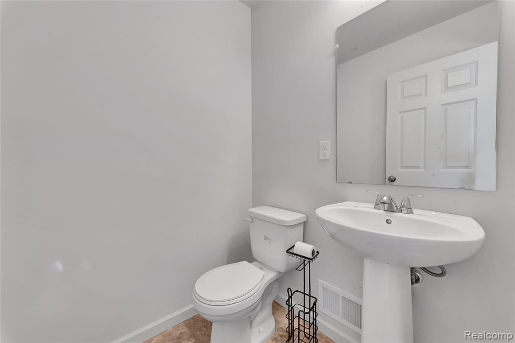 6027 Ravine Court, Ypsilanti, MI 48197 — Photo 21