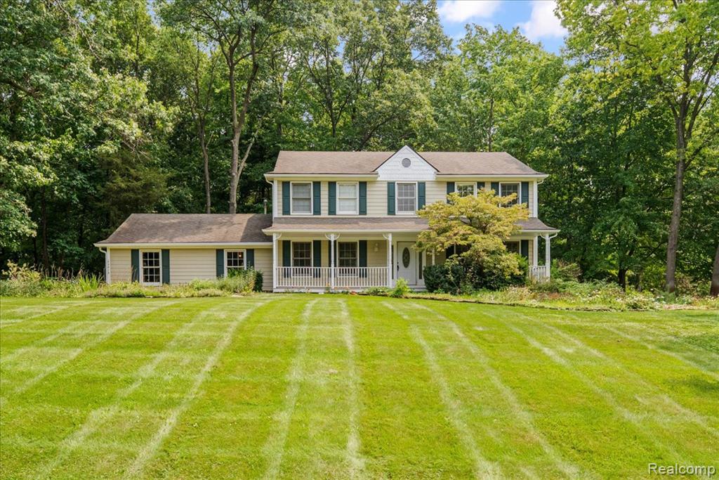 9019 Silver Pine Drive, South Lyon, MI 48178