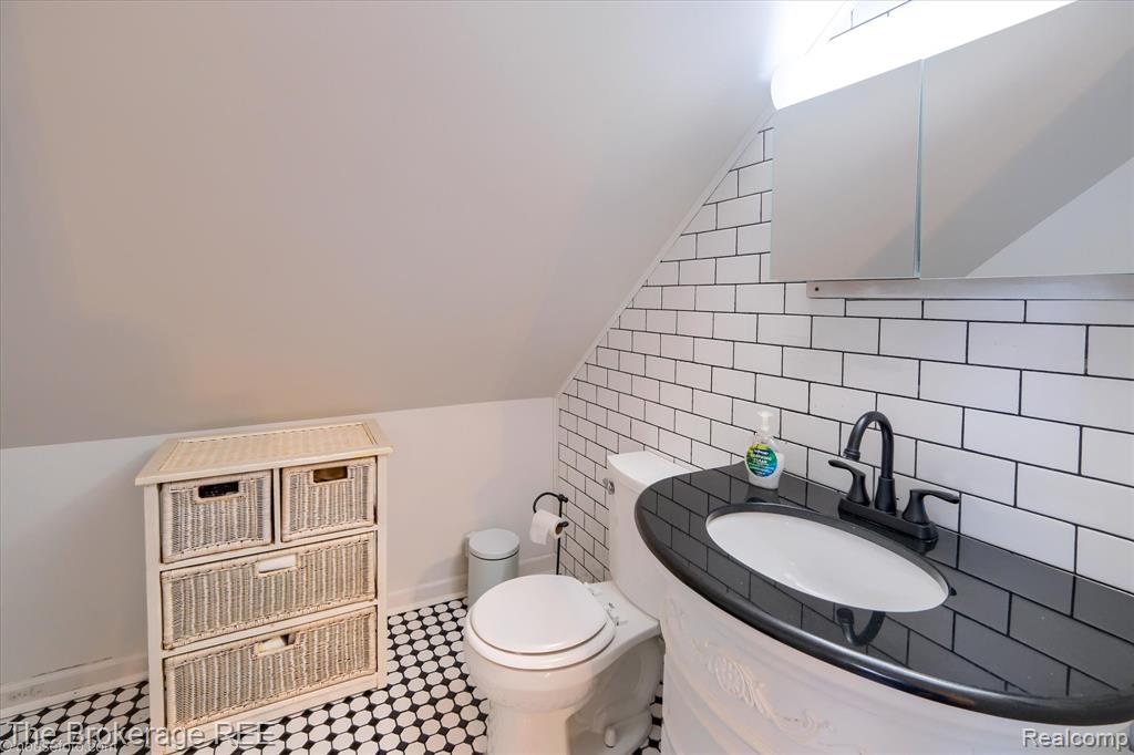 8366 Byron Road, New Lothrop, MI 48460 — Photo 28