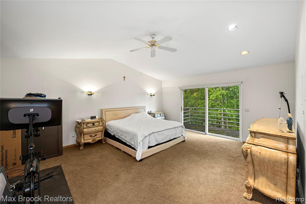 6067 Charles Drive, West Bloomfield, MI — Photo 41