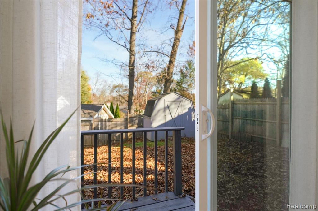 732 N Conklin Road, Lake Orion, MI 48362 — Photo 14