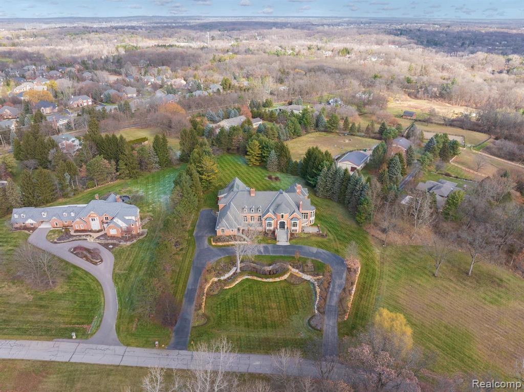 5165 Abbey Road, Rochester, MI, 48306