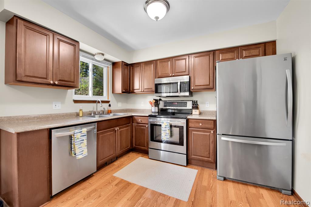 414 NORLAND Street, Lake Orion, MI 48362 — Photo 7