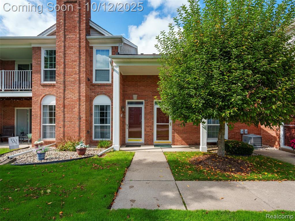 52219 Heatherstone Avenue, Macomb, MI 48042 — front exterior