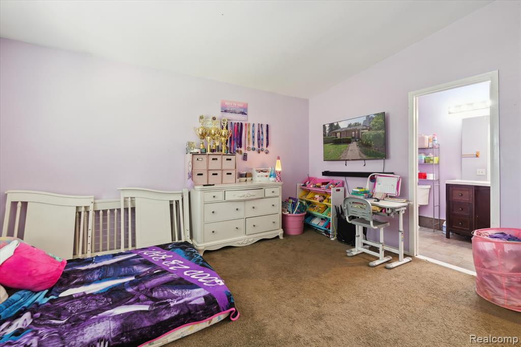 38819 Country Circle, Farmington Hills, MI 48331 — Photo 13