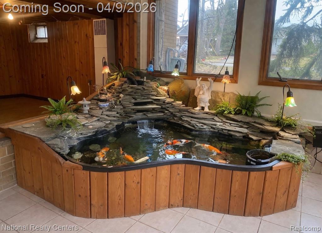 7010 Locklin Street, West Bloomfield, MI 48324 — Photo 18