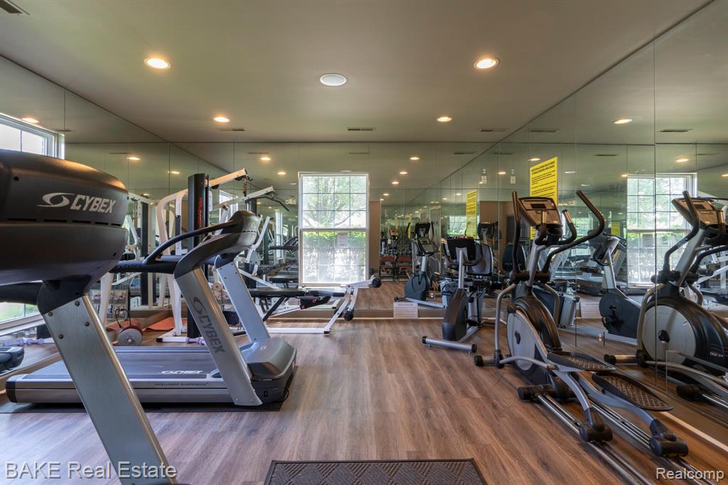 49402 N Glacier, Northville, MI 48168 — Photo 38