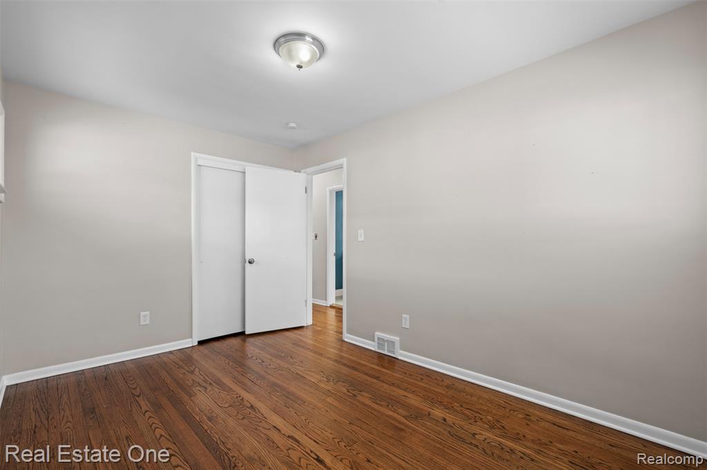4114 Lincoln Boulevard, Dearborn Heights, MI 48125 — Photo 18