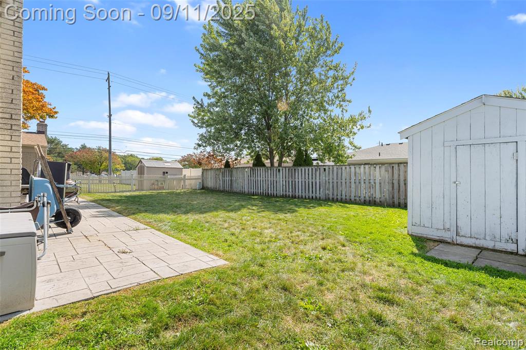 22019 Hanover Court, Woodhaven, MI 48183 — Photo 23