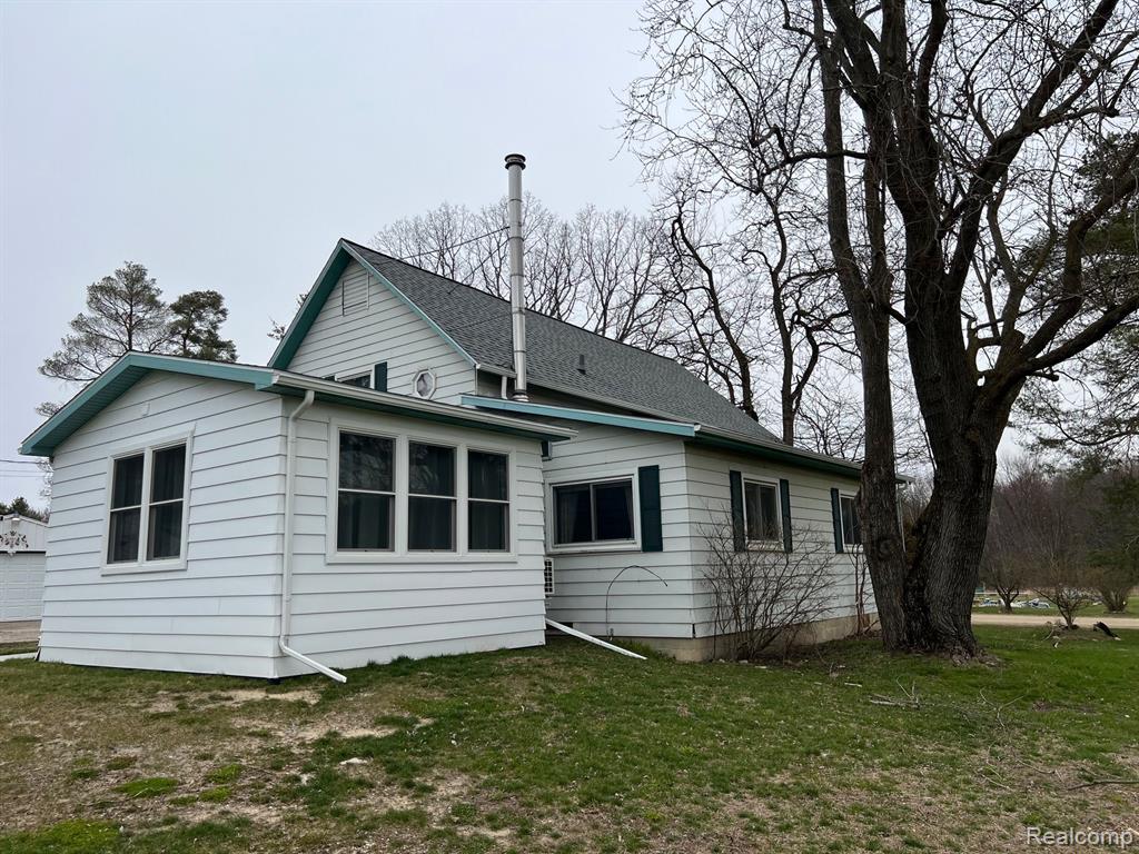 5231 LONSBERRY Road, Columbiaville, MI 48421 — Photo 3