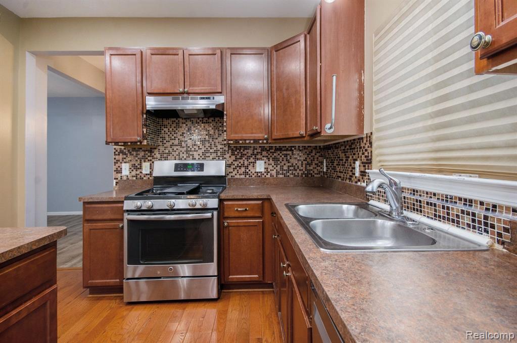 45284 BROOKVIEW Drive, Van Buren, MI 48111 — Photo 25