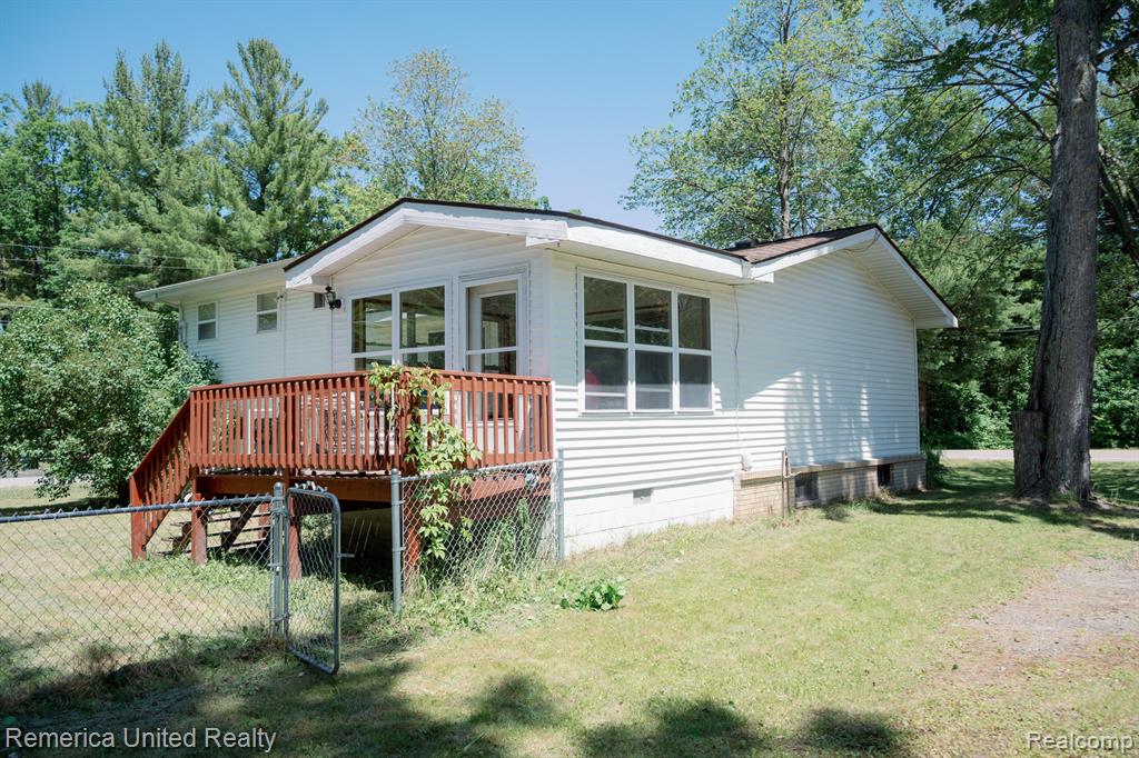 509 COLLINGWOOD Street, Houghton Lake, MI 48629 — Photo 25