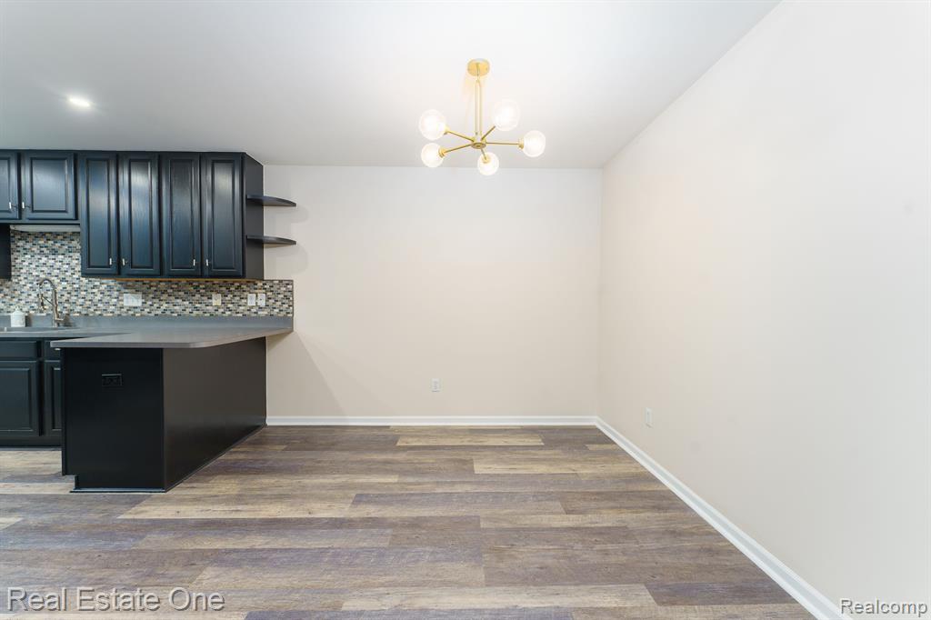 776 AMBERLY Drive, Unit B, Waterford, MI 48328 — Photo 7