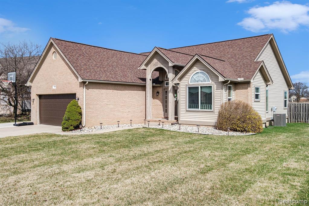4181 MAPLEWOOD MEADOWS Avenue, Grand Blanc, MI 48439 — Photo 2