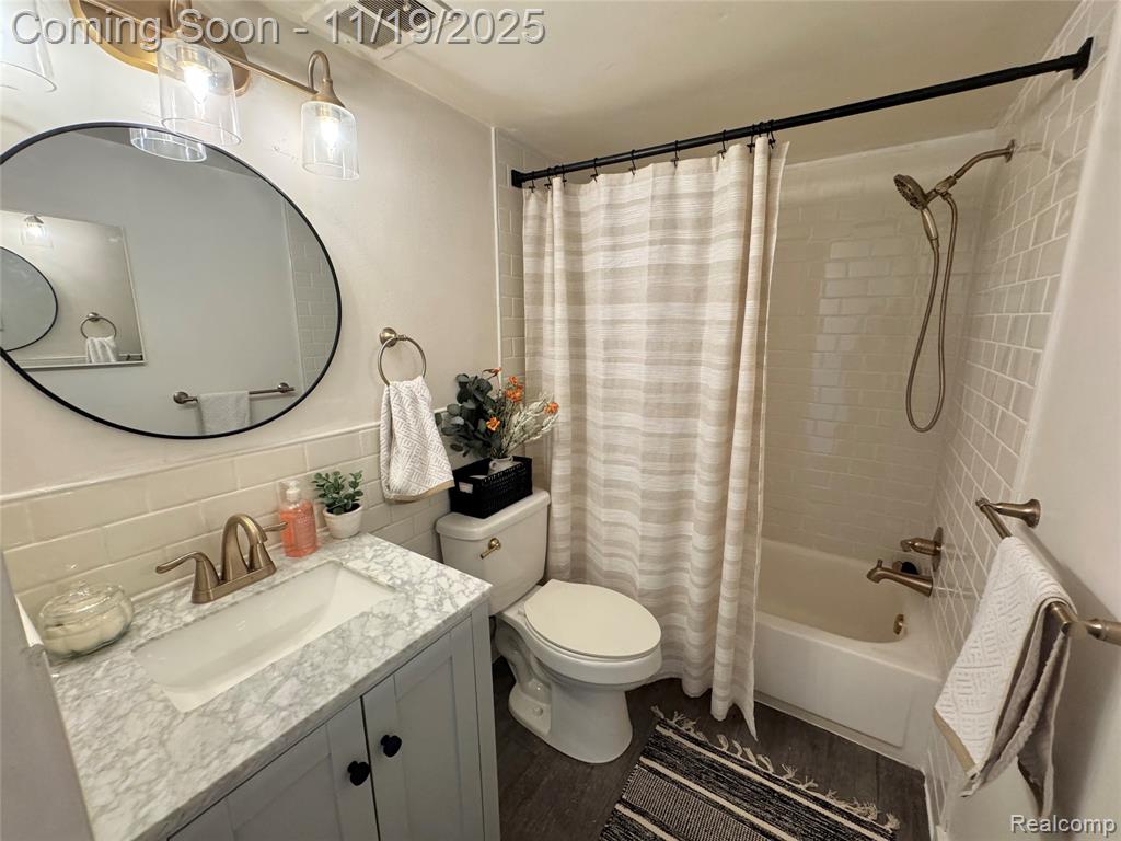 140 Princeton Drive, South Lyon, MI 48178 — Photo 16