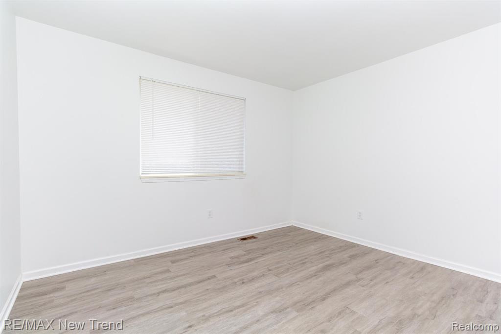 25935 Junction, Novi, MI — Photo 31