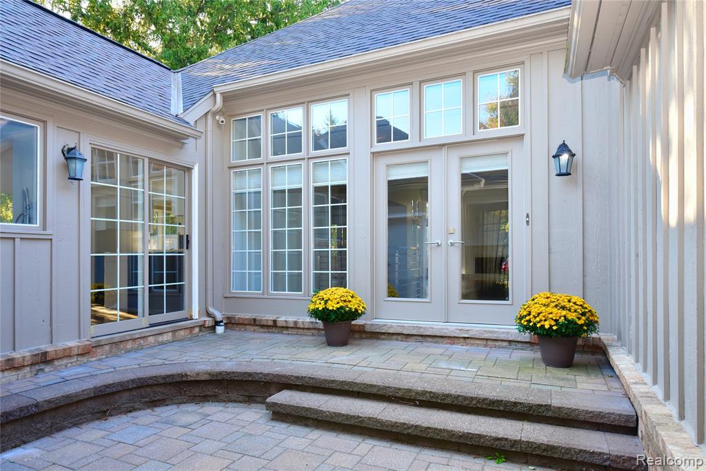 32175 Spruce Lane, Beverly Hills, MI 48025 — Photo 3