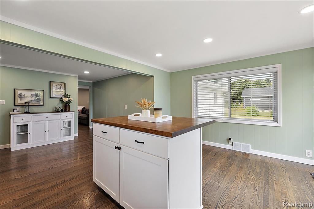 8918 Davisburg Road, Clarkston, MI 48348 — Photo 17