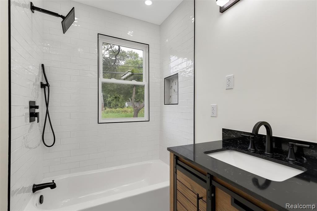 12352 Maiden Street, Detroit, MI 48213 — Photo 8