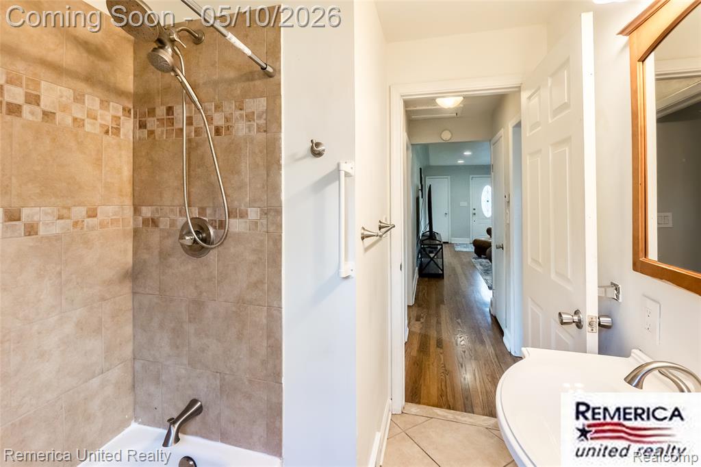 21514 Wheeler Street, Farmington, MI 48336 — Photo 27